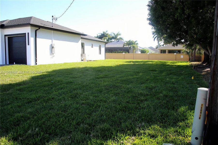Exterior details and patio area of a home in , Cape Coral (Image 4).