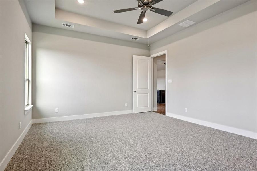 Master Suite with Tray Ceilings Master Suite with Tray Ceilings