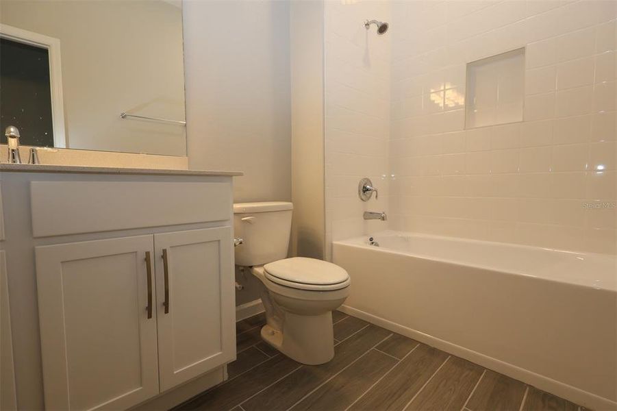 Furnished interior view inside a new home in Bay Lake Farms, St. Cloud (Image 7).