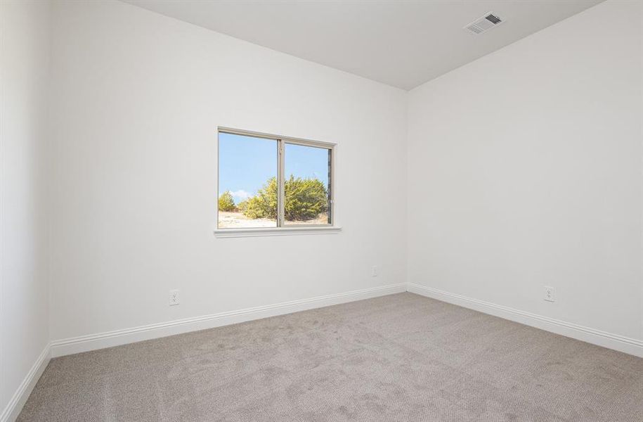 Spacious, unfurnished interior of a new home in Sagebrush Addition, Midlothian (Image 21).