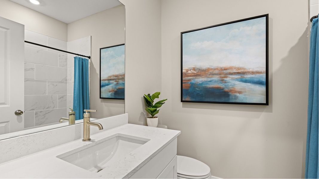 7932 Crestwood Bath2 F1 091025