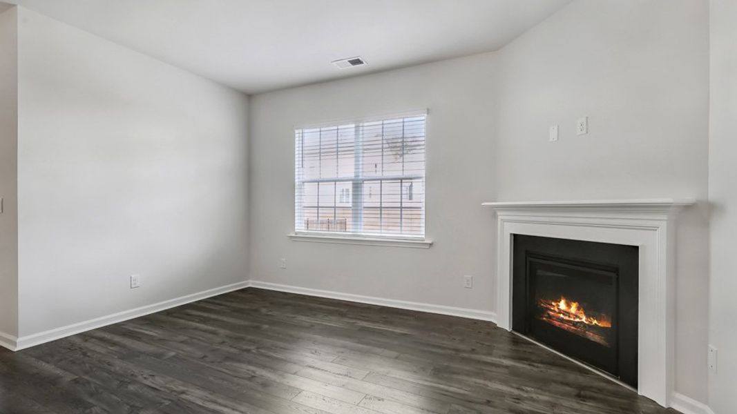 Spacious, unfurnished interior of a new home in Galvins Ridge, Sanford (Image 15).