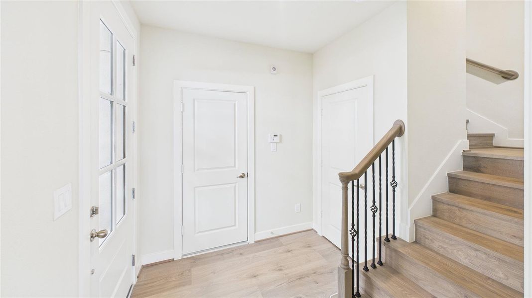 Spacious, unfurnished interior of a new home in Willowbend Point, Houston (Image 18). Spacious, unfurnished interior of a new home in Willowbend Point, Houston (Image 18).