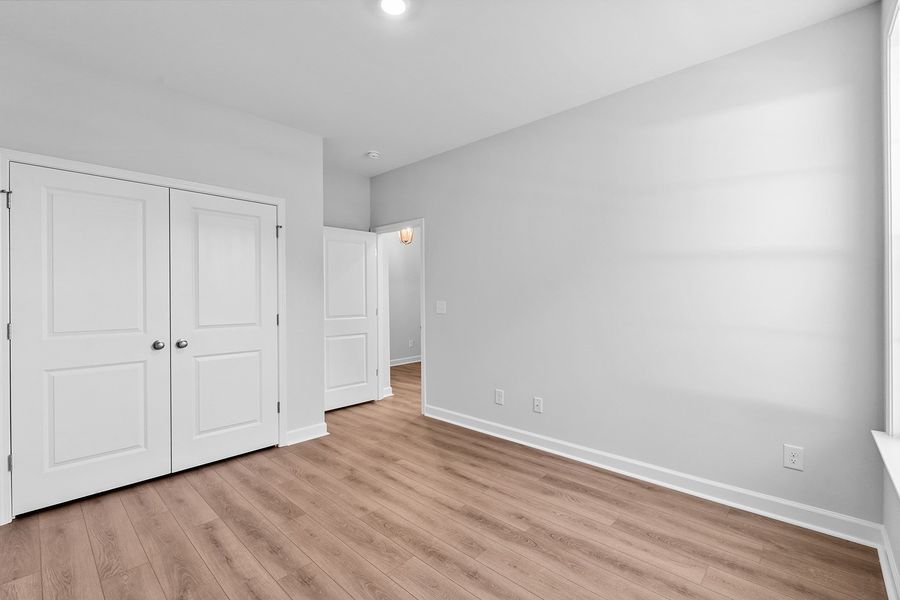 Spacious, unfurnished interior of a new home in Hanes Lake, Winston-Salem (Image 30).