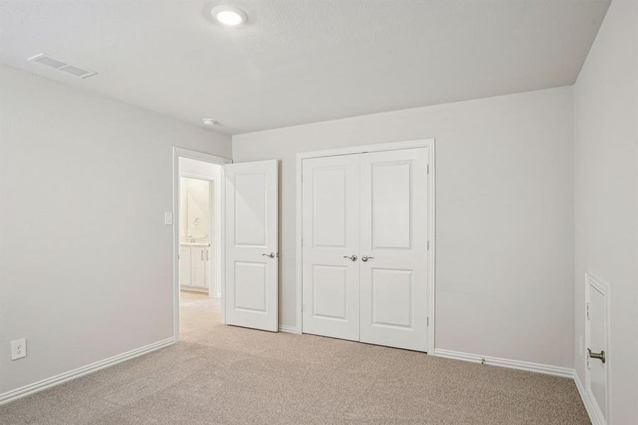 Photo is not of the actual home, but is an inspirational photo of builder’s model home and may depict options, furnishings, and/or decorator features that are not included. Photo is not of the actual home, but is an inspirational photo of builder’s model home and may depict options, furnishings, and/or decorator features that are not included.