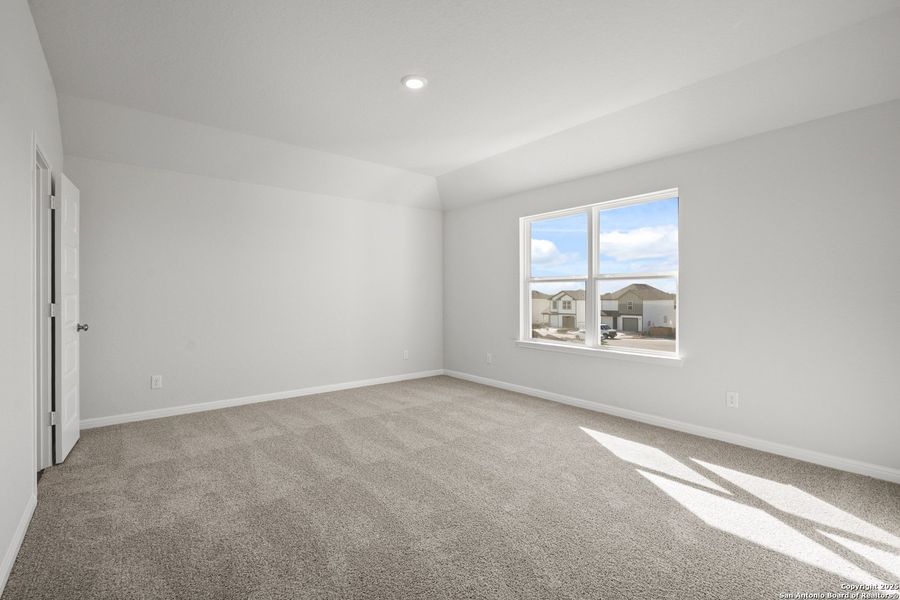 Spacious, unfurnished interior of a new home in Applewhite Meadows, San Antonio (Image 27).