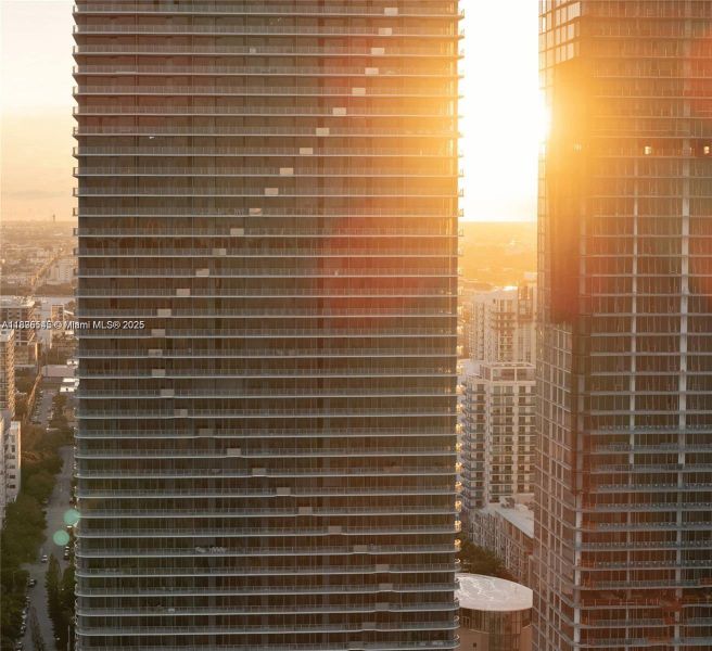 Condo located in Miami, FL showcasing its design and architecture (Image 3). Condo located in Miami, FL showcasing its design and architecture (Image 3).