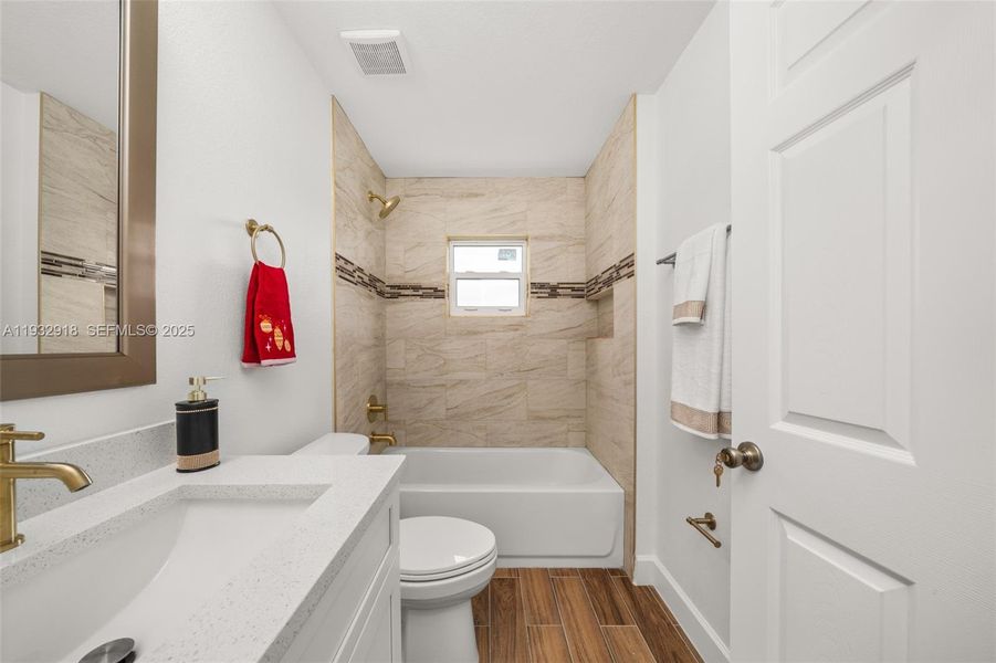 Furnished interior view inside a new home in , Sebring (Image 15).