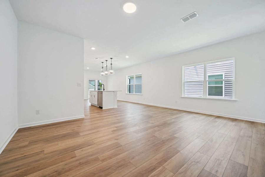 Representative images and renderings are for illustrative purposes. Actual structural options and design finishes of home may vary. Representative images and renderings are for illustrative purposes. Actual structural options and design finishes of home may vary.