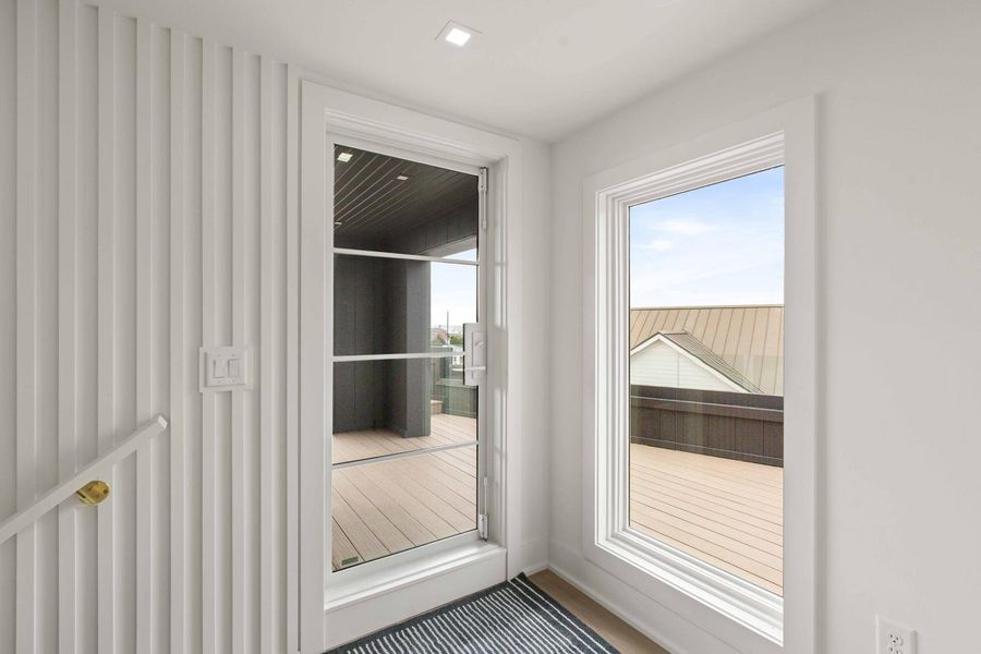 Spacious, unfurnished interior of a new home in , Isle Of Palms (Image 19).