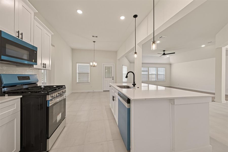 Furnished interior view inside a new home in Foxtail Palms, Manvel (Image 13). Furnished interior view inside a new home in Foxtail Palms, Manvel (Image 13).