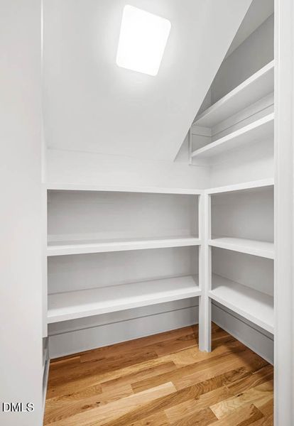 2044355995524827465-37