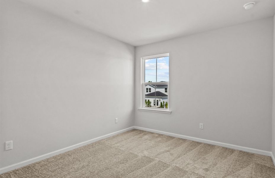 Spacious, unfurnished interior of a new home in Crestview, Spartanburg (Image 27).