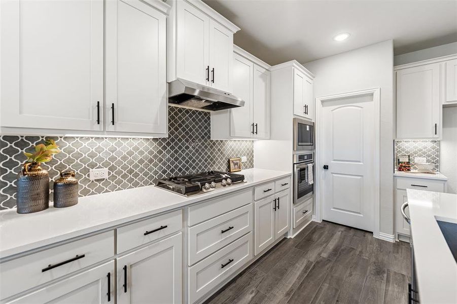 Furnished interior view inside a new home in Morningstar, Aledo (Image 6).