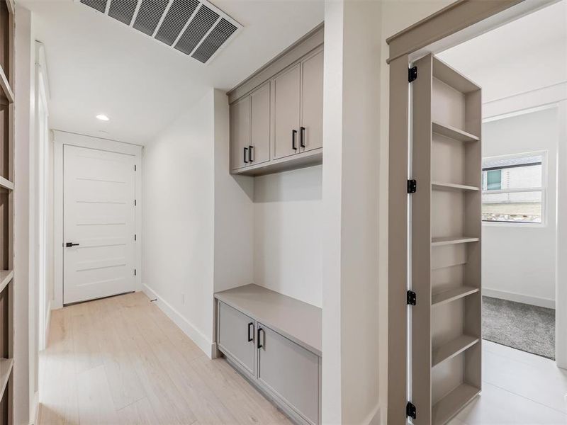 Furnished interior view inside a new home in , Gunter (Image 19).