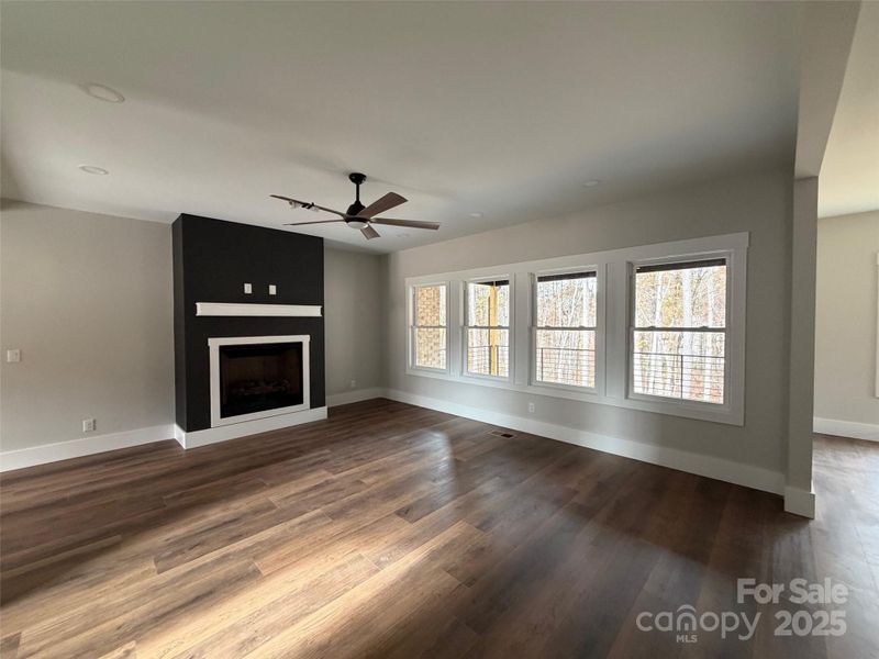 Spacious, unfurnished interior of a new home in , Lincolnton (Image 8).