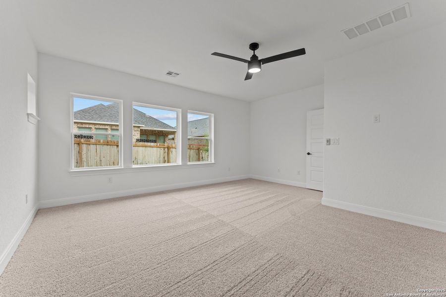 Spacious, unfurnished interior of a new home in Ladera - High Point 45', San Antonio (Image 16). Spacious, unfurnished interior of a new home in Ladera - High Point 45', San Antonio (Image 16).