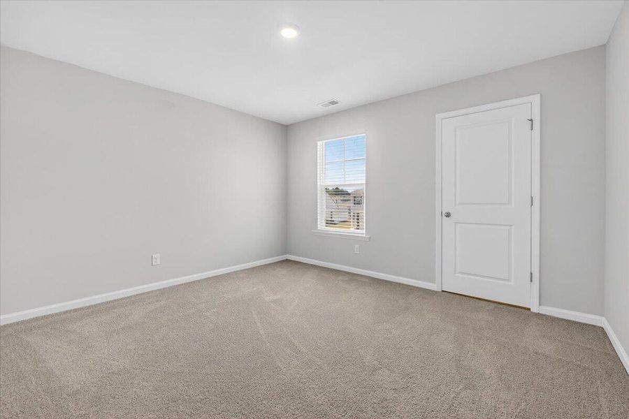 Spacious, unfurnished interior of a new home in , Summerville (Image 32).