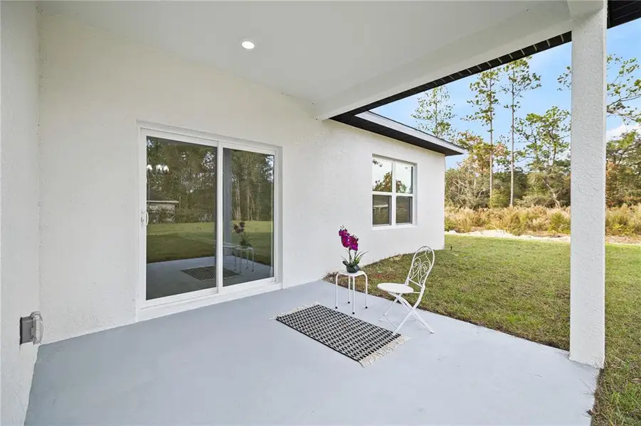 Exterior details and patio area of a home in , Citrus Springs (Image 4). Exterior details and patio area of a home in , Citrus Springs (Image 4).