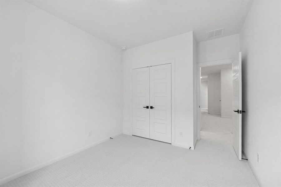 Spacious, unfurnished interior of a new home in Hillside at Las Colinas, Irving (Image 31).