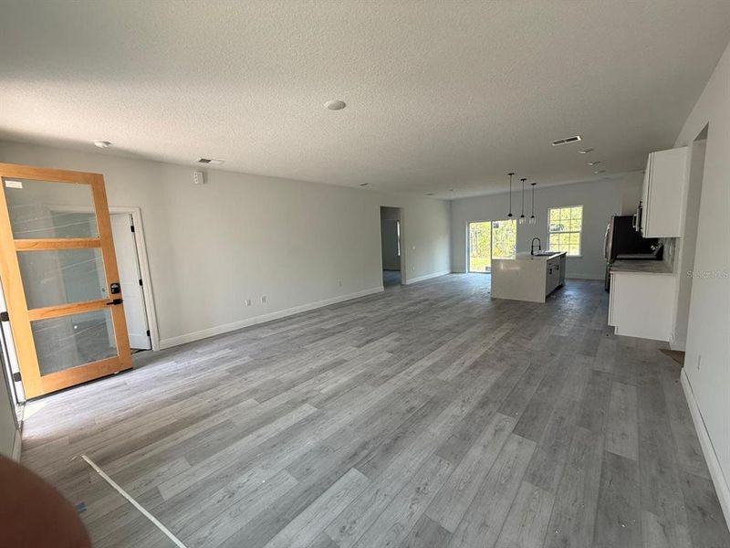 Spacious, unfurnished interior of a new home in , Ocala (Image 33).