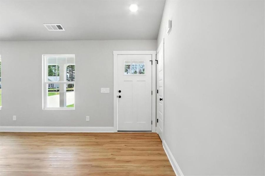 Spacious, unfurnished interior of a new home in , Hartwell (Image 32).