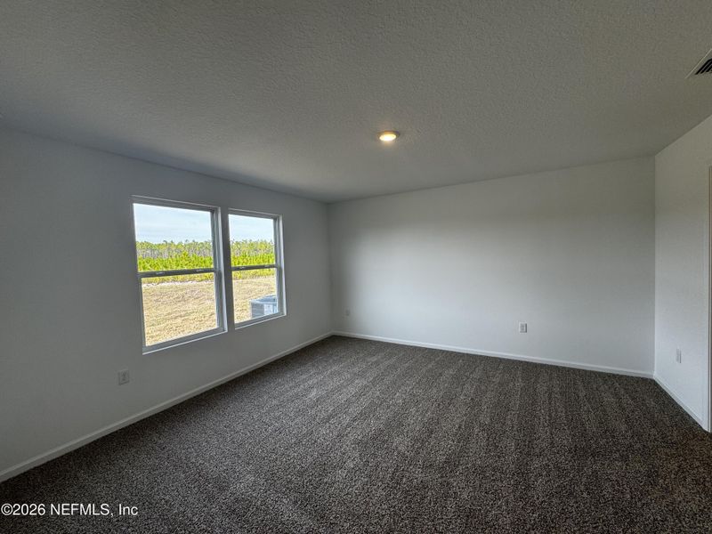 Spacious, unfurnished interior of a new home in Copes Landing, Jacksonville (Image 24).
