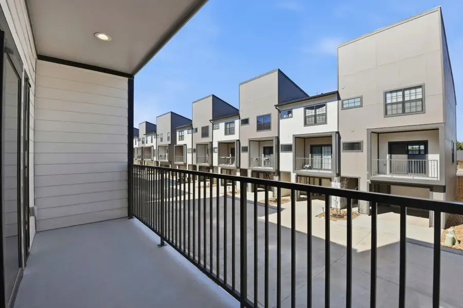 Cozy private balcony, perfect for relaxing evenings and enjoying fresh air in comfort. Cozy private balcony, perfect for relaxing evenings and enjoying fresh air in comfort.