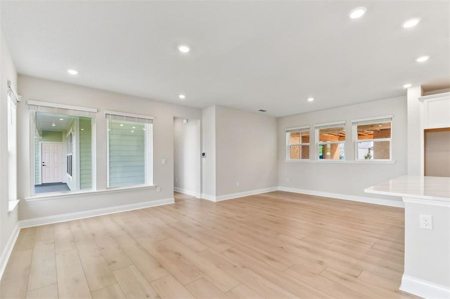Spacious, unfurnished interior of a new home in Weslyn Park in Sunbridge 34', St. Cloud (Image 21).