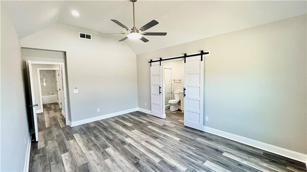 Spacious, unfurnished interior of a new home in , Griffin (Image 17).