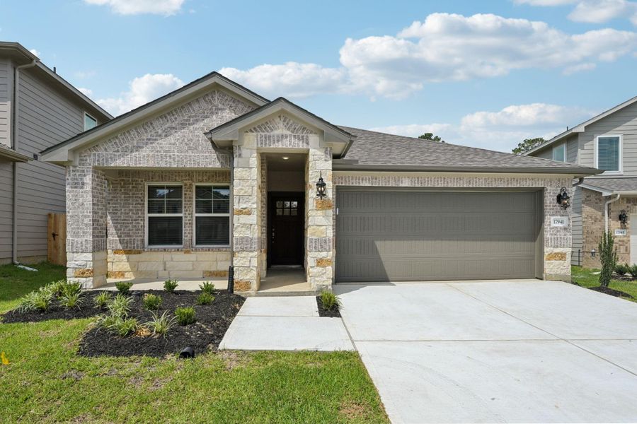 Photo is not of the actual home, but is an inspirational photo of builder’s model home and may depict options, furnishings, and/or decorator features that are not included Photo is not of the actual home, but is an inspirational photo of builder’s model home and may depict options, furnishings, and/or decorator features that are not included