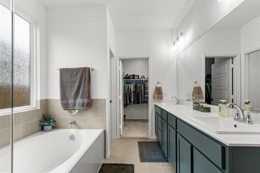 Furnished interior view inside a new home in Waterscape 50s Sales Phase 2, Royse City (Image 10).