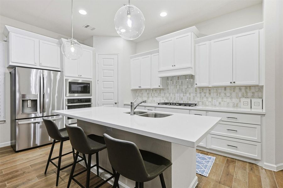 Furnished interior view inside a new home in Meridiana 40'/45', Manvel (Image 9). Furnished interior view inside a new home in Meridiana 40'/45', Manvel (Image 9).