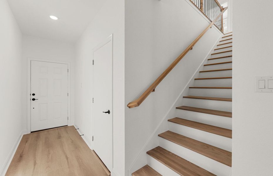 Spacious, unfurnished interior of a new home in Patterson Ranch, Georgetown (Image 29).