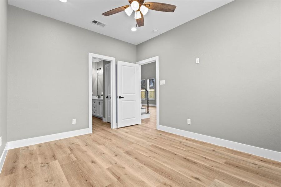 Spacious, unfurnished interior of a new home in , Kaufman (Image 14).