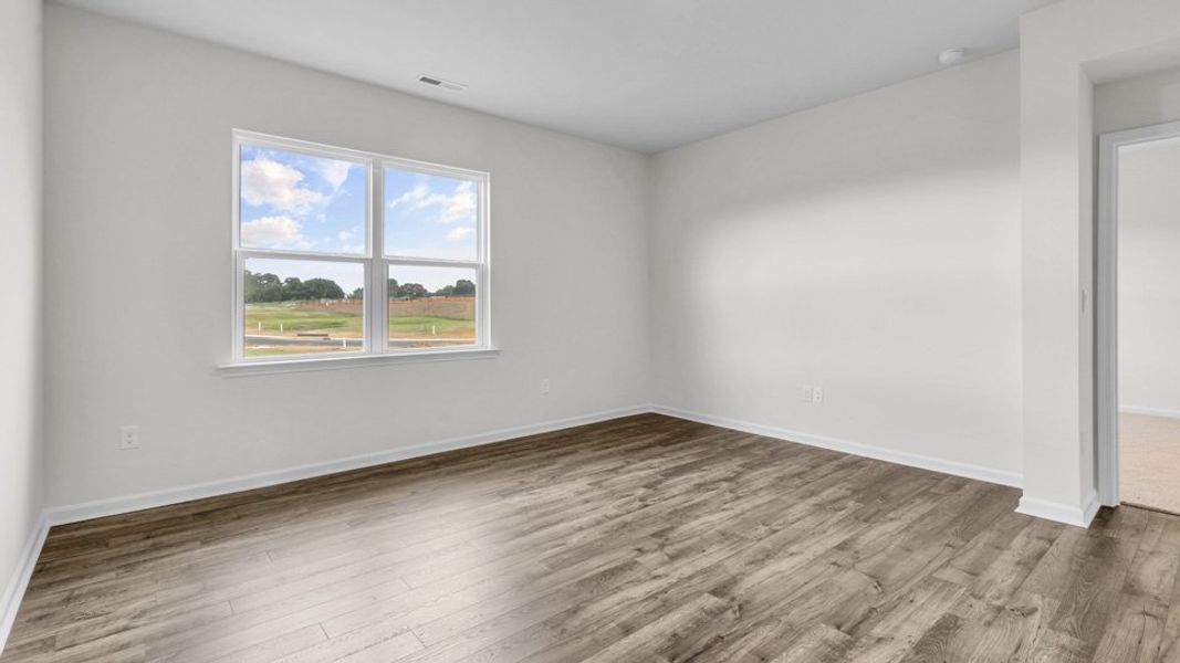 Spacious, unfurnished interior of a new home in Forest Creek, Winston-Salem (Image 18).