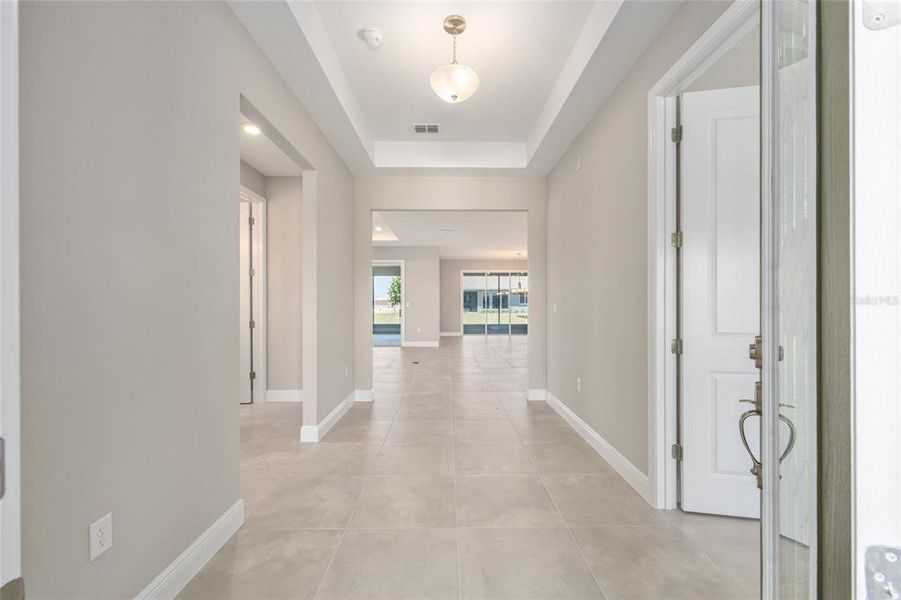 Spacious, unfurnished interior of a new home in , Ocala (Image 14).