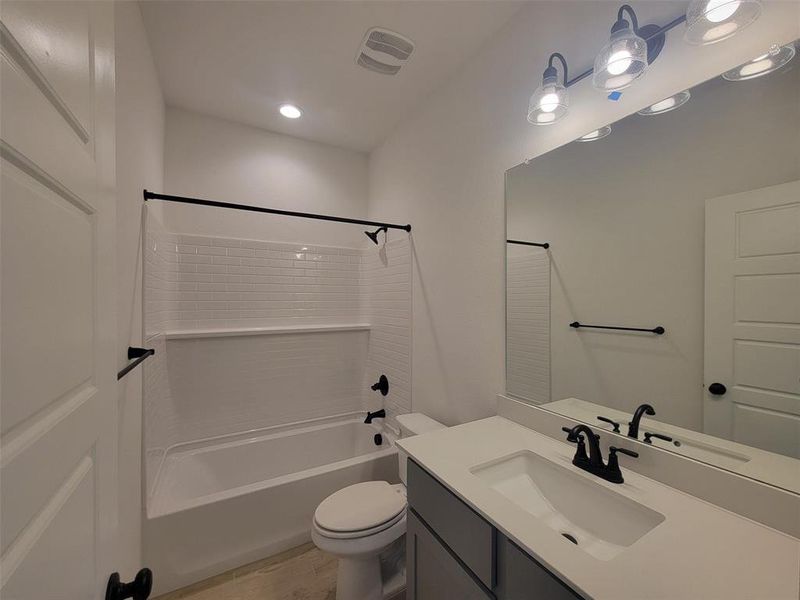 3052 bath1 3052 bath1