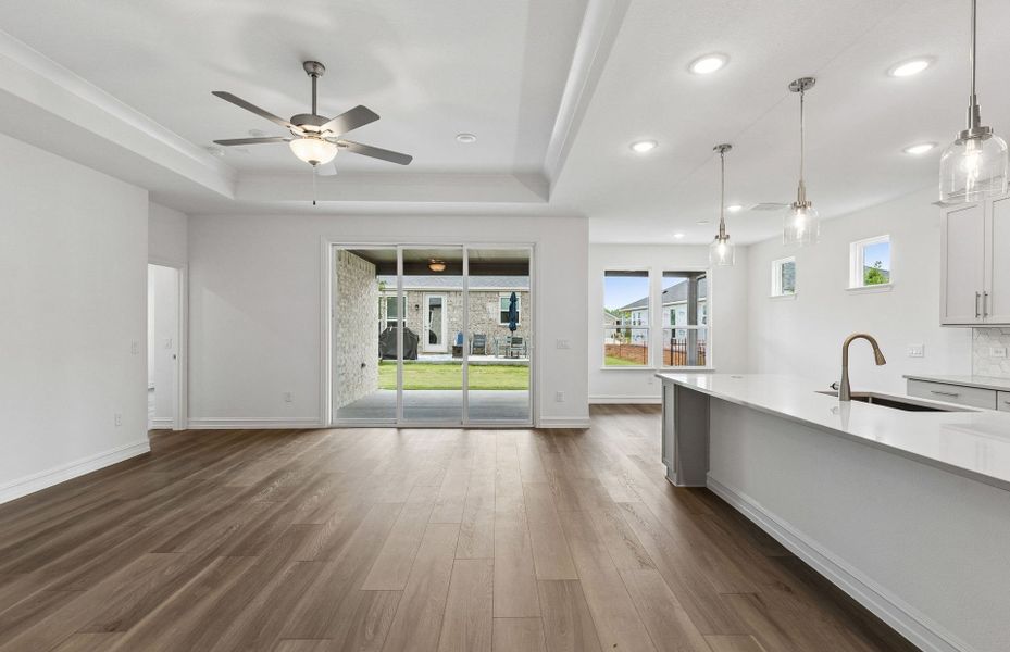 Spacious, unfurnished interior of a new home in Del Webb at Trinity Falls, McKinney (Image 19).