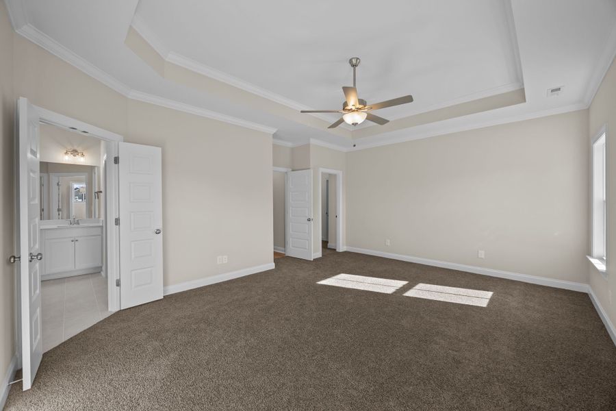Spacious, unfurnished interior of a new home in Kennedy's Crossing, Grimesland (Image 34).