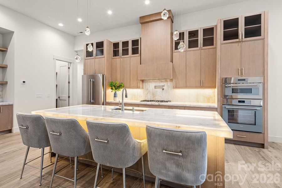 Photos from model home; final product will vary Photos from model home; final product will vary