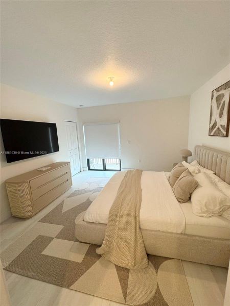 Furnished interior view inside a new home in , Doral (Image 4).