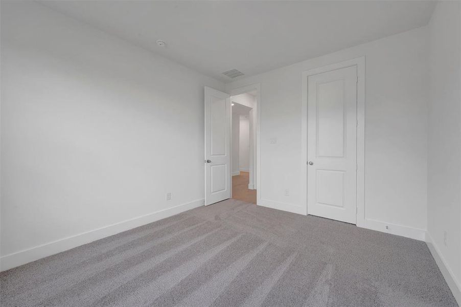 Spacious, unfurnished interior of a new home in Lilyana, Celina (Image 25).