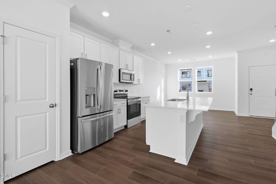 SUN_ElmGrove_Pic_Jackson_QMI_21_Kitchen_ SUN_ElmGrove_Pic_Jackson_QMI_21_Kitchen_