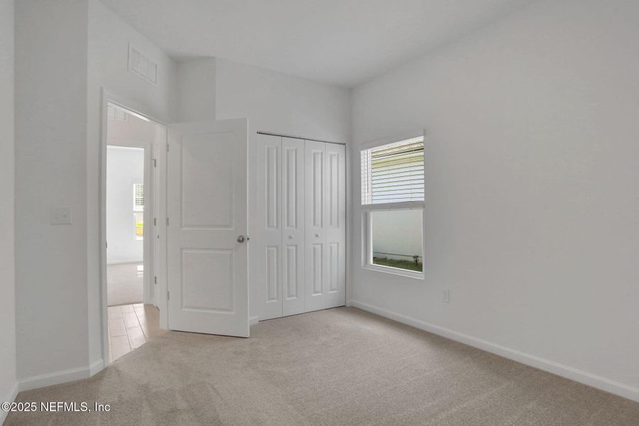 Spacious, unfurnished interior of a new home in Bellbrooke, Jacksonville (Image 37).