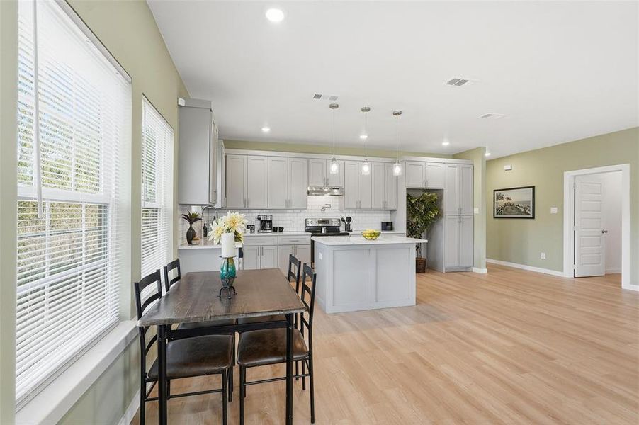 Furnished interior view inside a new home in , Gun Barrel City (Image 15).