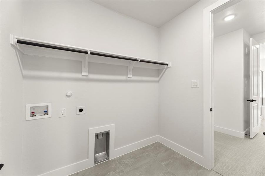 Spacious, unfurnished interior of a new home in Discovery Collection at Union Park, Little Elm (Image 16).