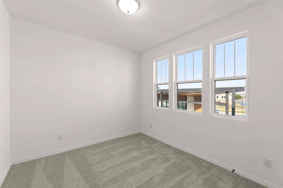 Spacious, unfurnished interior of a new home in Collin Creek, Plano (Image 19).