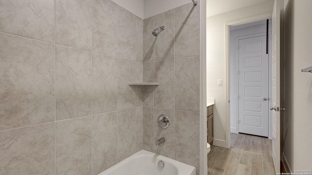 Image 32 of a home in Ladera 45'.