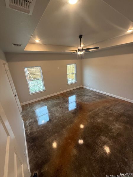 Spacious, unfurnished interior of a new home in , Beeville (Image 13).
